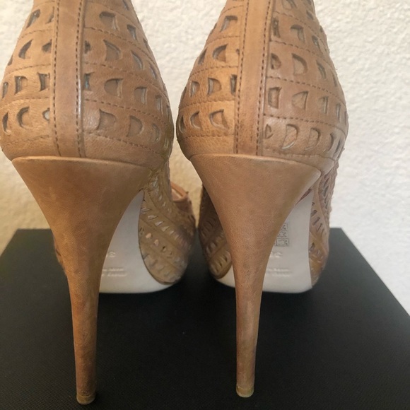 Miu Miu Leather Pumps.  Size 6.5 - Picture 6 of 6